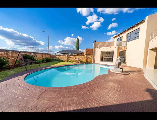 4 BEDROOM FREESTANDING FOR SALE IN SUNAIR PARK